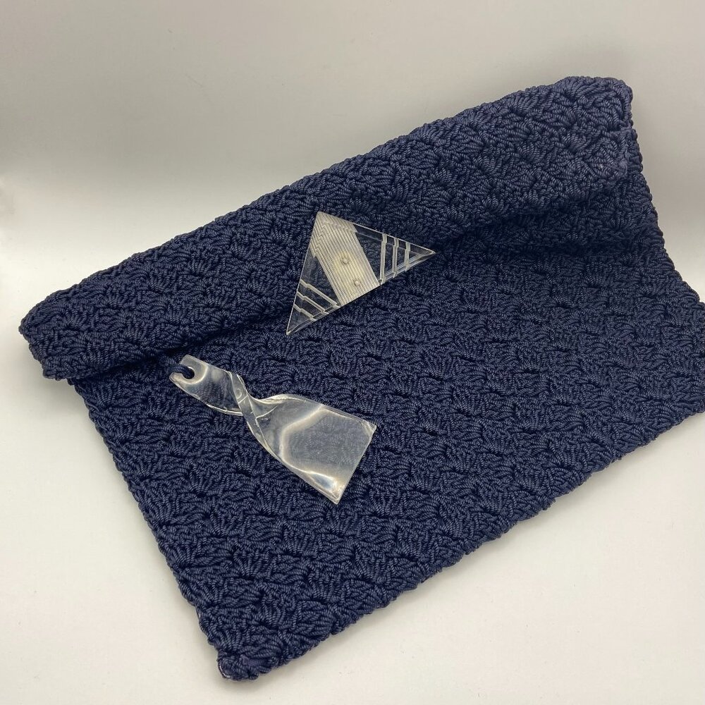 Vintage Navy Blue Little Shell Crocheted Pattern Purse Hiawatha Brand Lucite